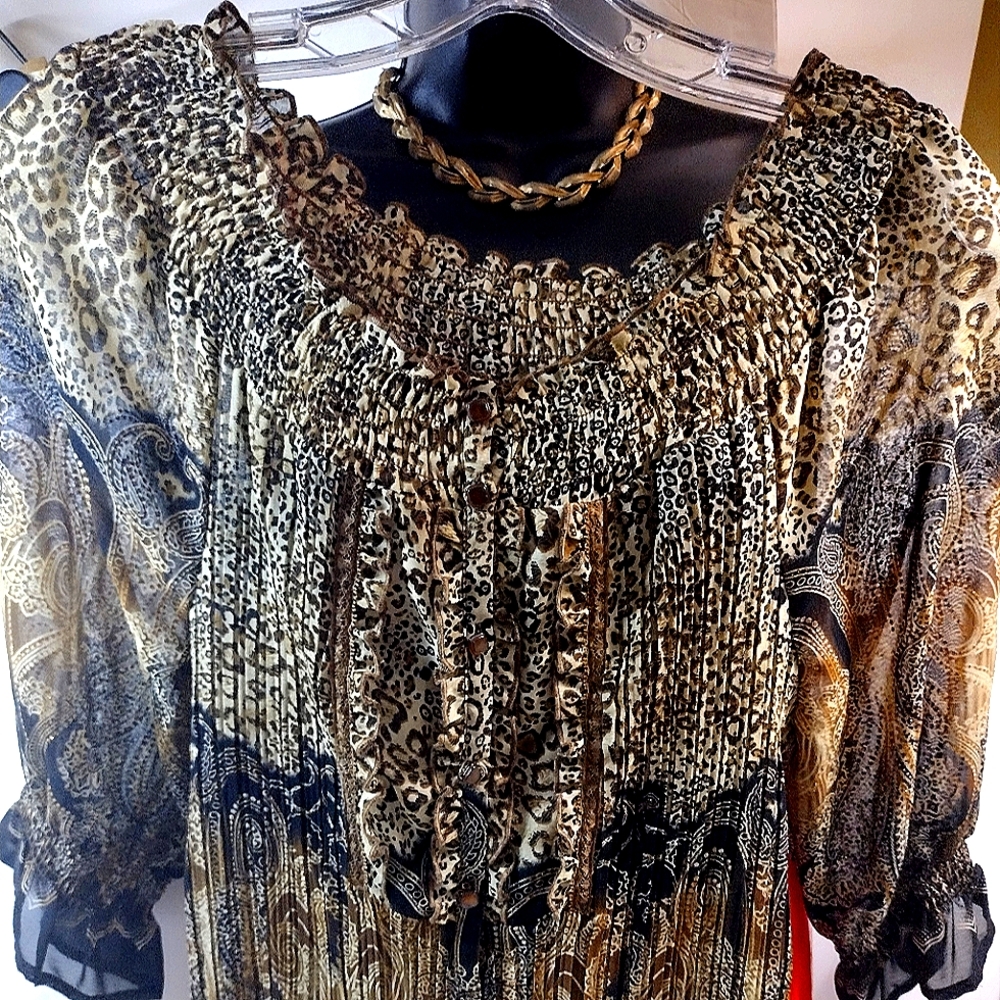 DRESSBARN BROWN & BLACK PLEATED BLOUSE, SIZE SMALL, GOLD THREAD SPRINKLES,NEW